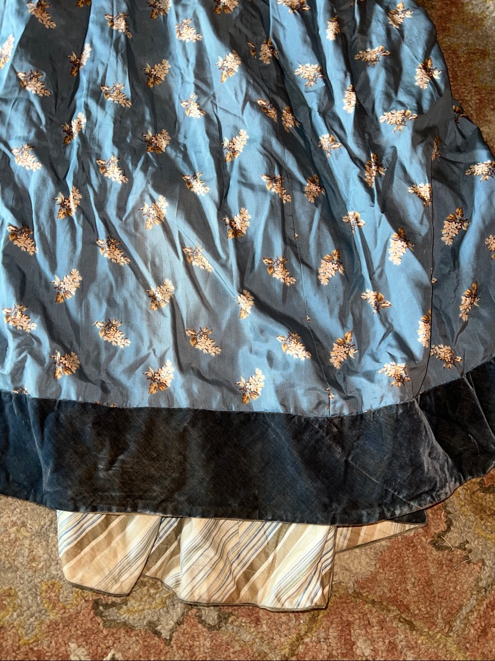 Antique 1900s Victorian Dress with bustle - Picture 9 of 14